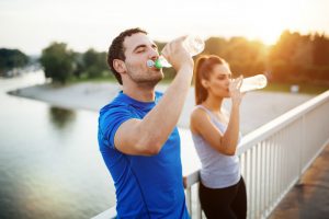 Lire la suite à propos de l’article Restez hydraté, restez performant : L’importance de l’hydratation pour les sportifs